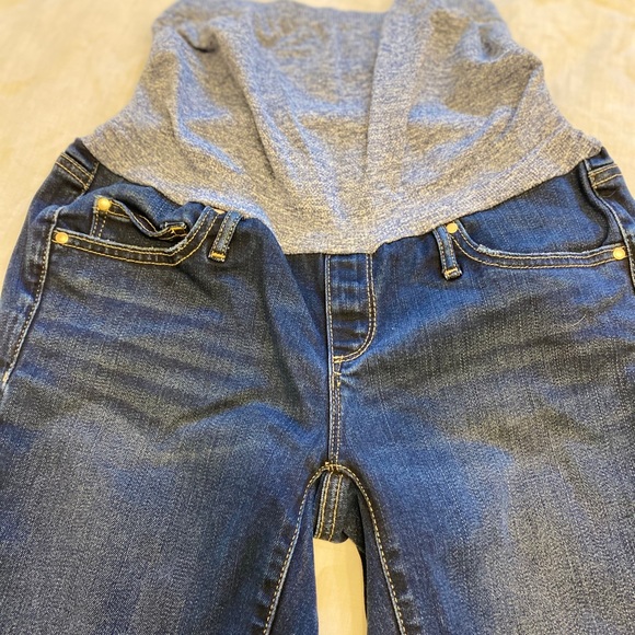 GAP MATERNITY | True Skinny Jeans - Size 26 - Picture 6 of 9